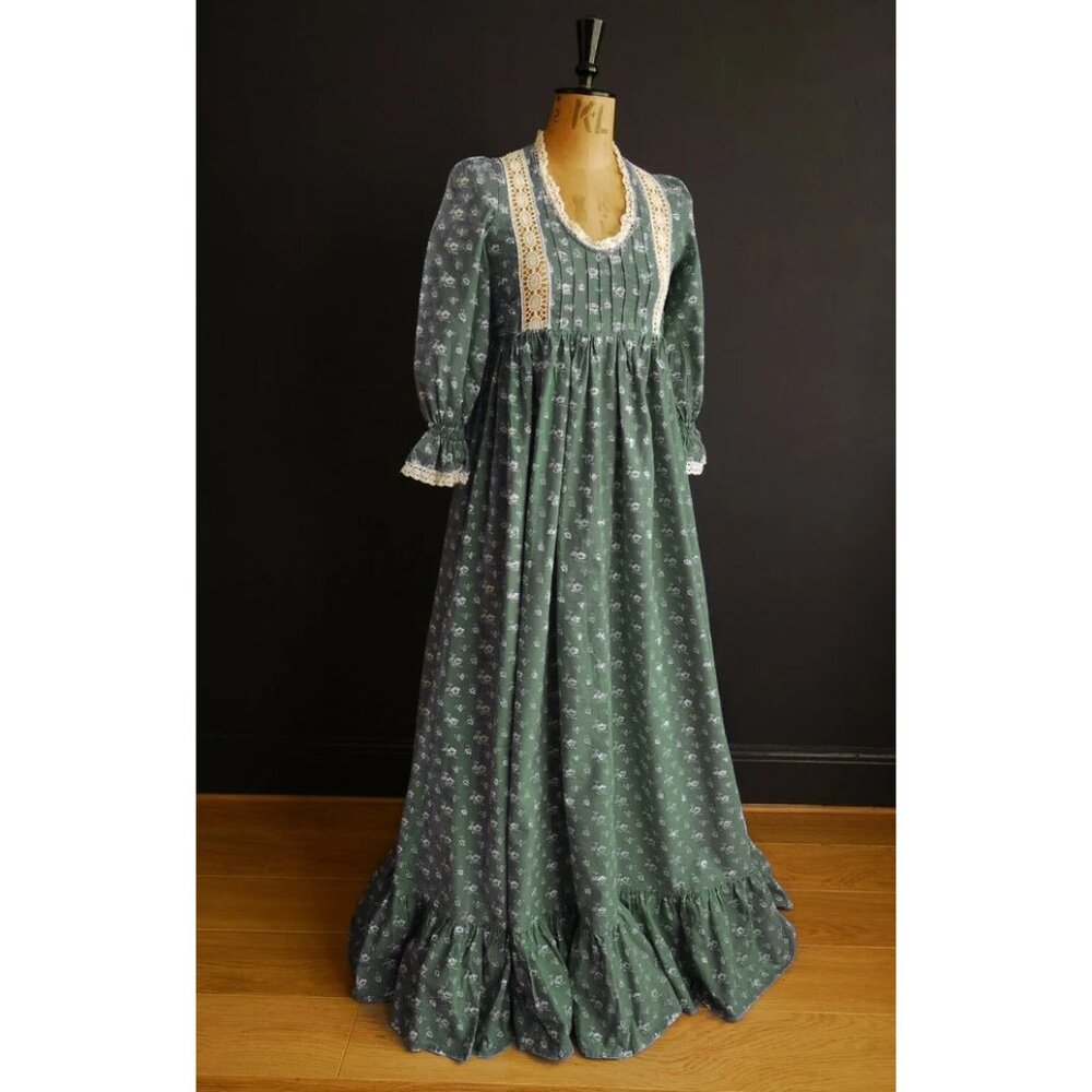 Laura Ashley vintage 1970s printers & dyers green floral prairie maxi dress